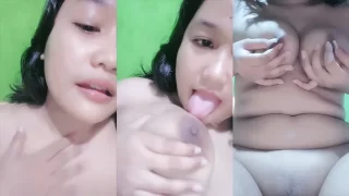 Bokep Dedek Rara Sange Omek Jilat Uting Live